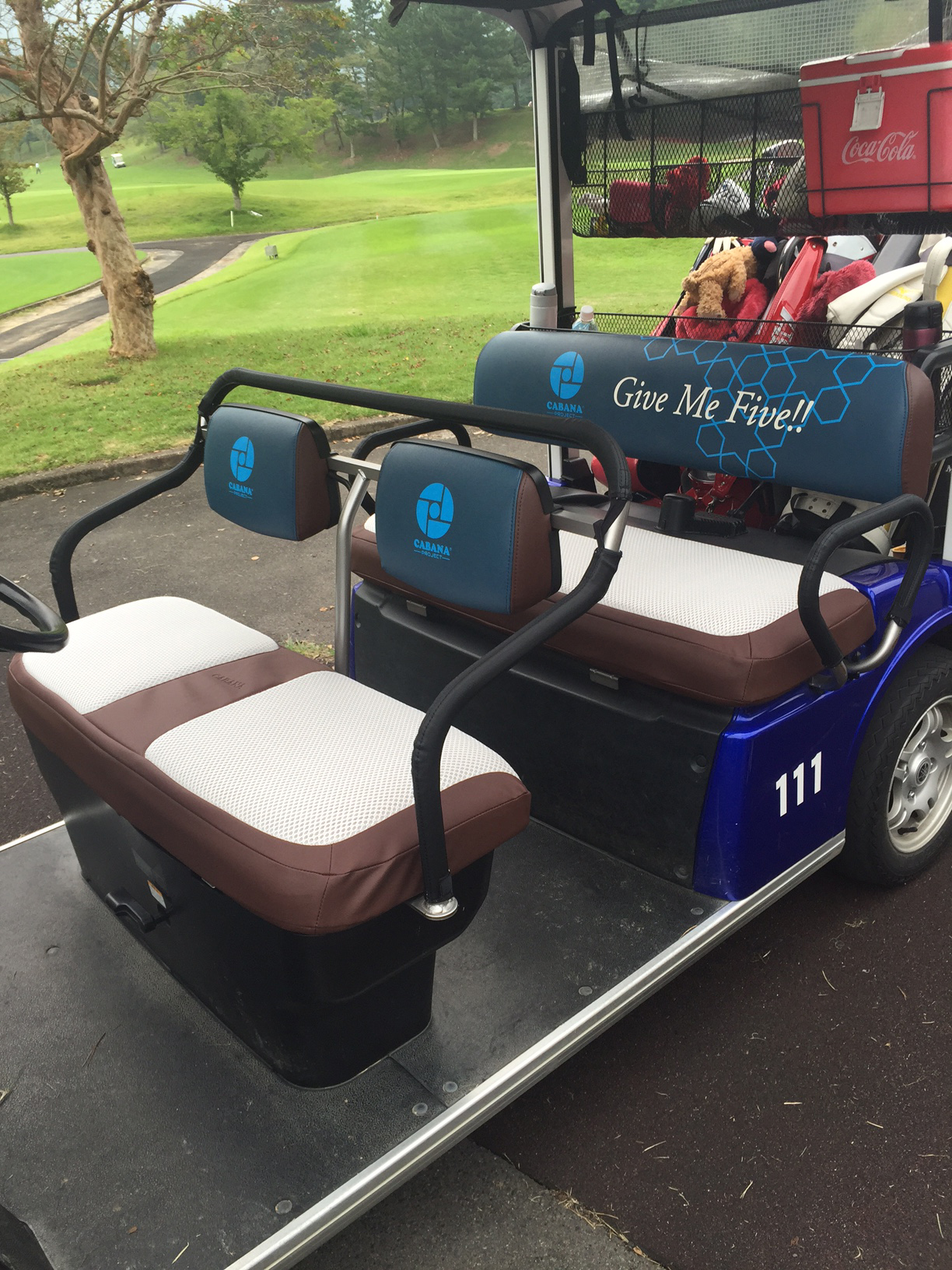茨城県のゴルフ場で導入されたゴルフカート用シートカバー
