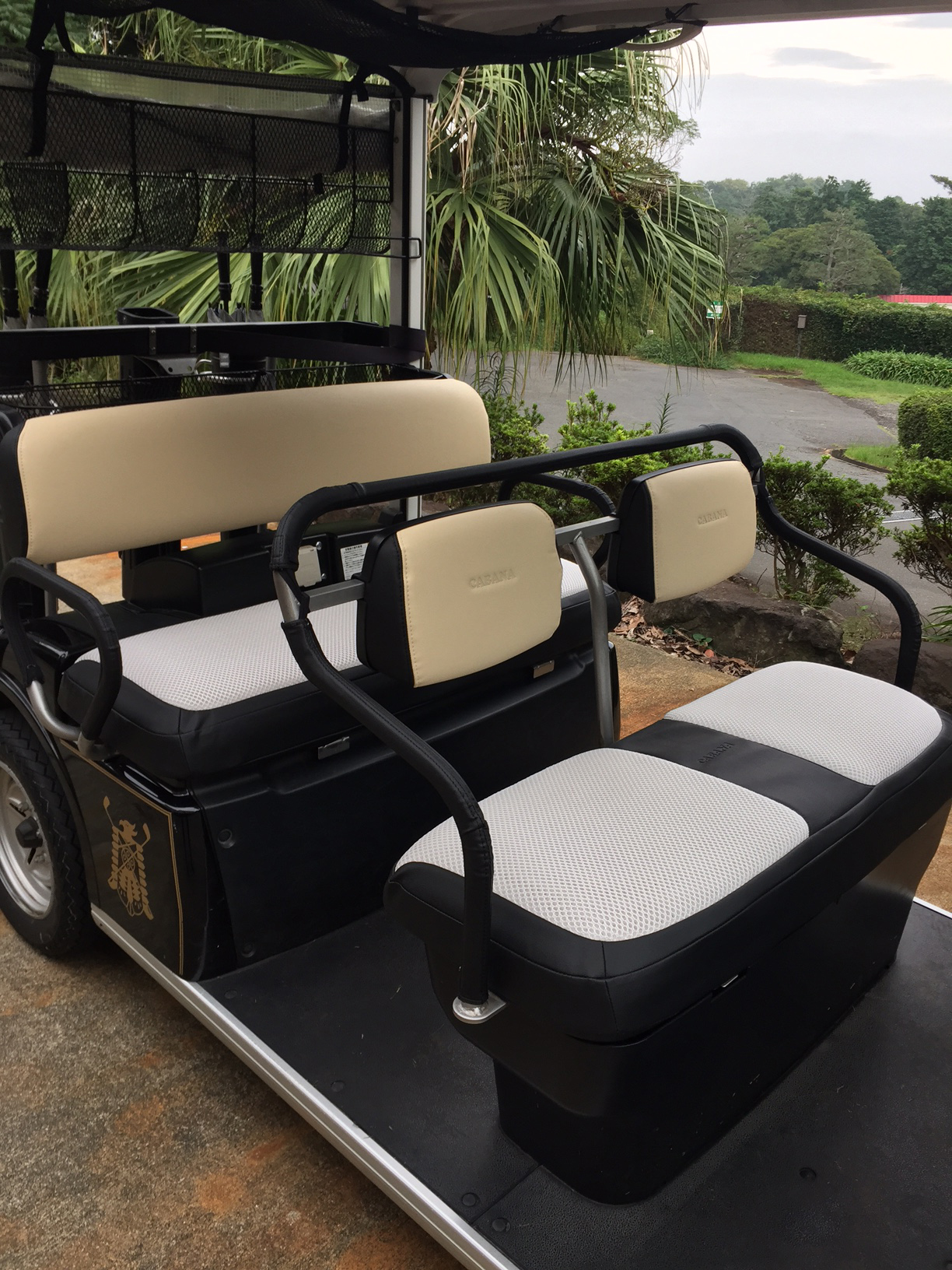 静岡県で導入されたCABANAのゴルフカート用シートカバー